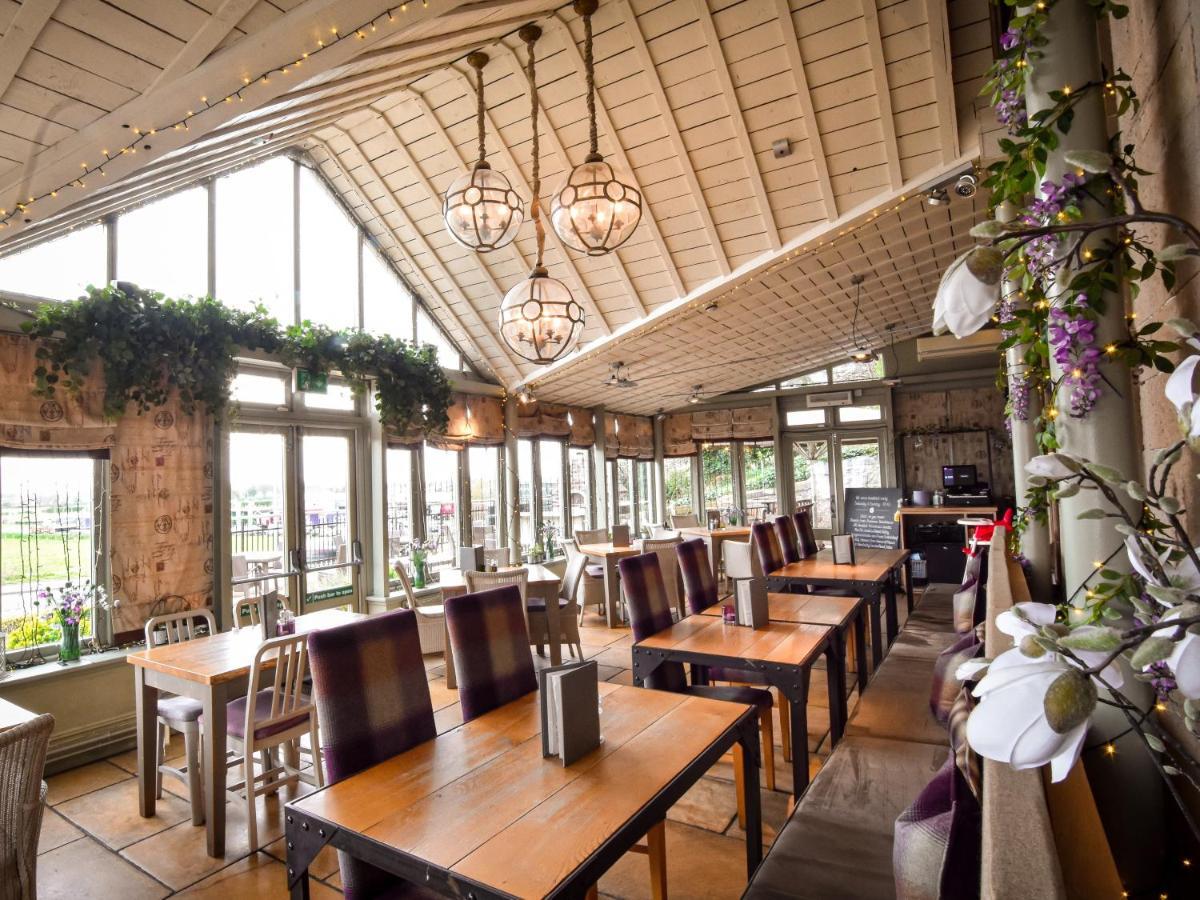 The Meadowpark Bar, Kitchen & Rooms สเตอร์ลิง ภายนอก รูปภาพ