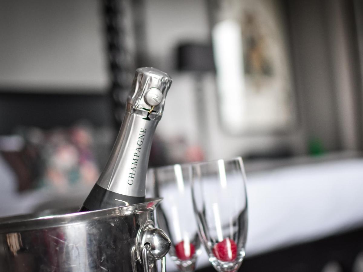The Meadowpark Bar, Kitchen & Rooms สเตอร์ลิง ภายนอก รูปภาพ