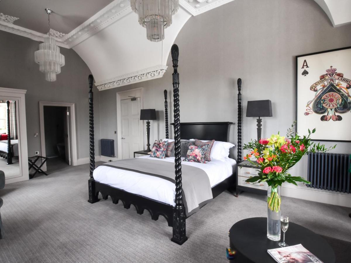 The Meadowpark Bar, Kitchen & Rooms สเตอร์ลิง ภายนอก รูปภาพ